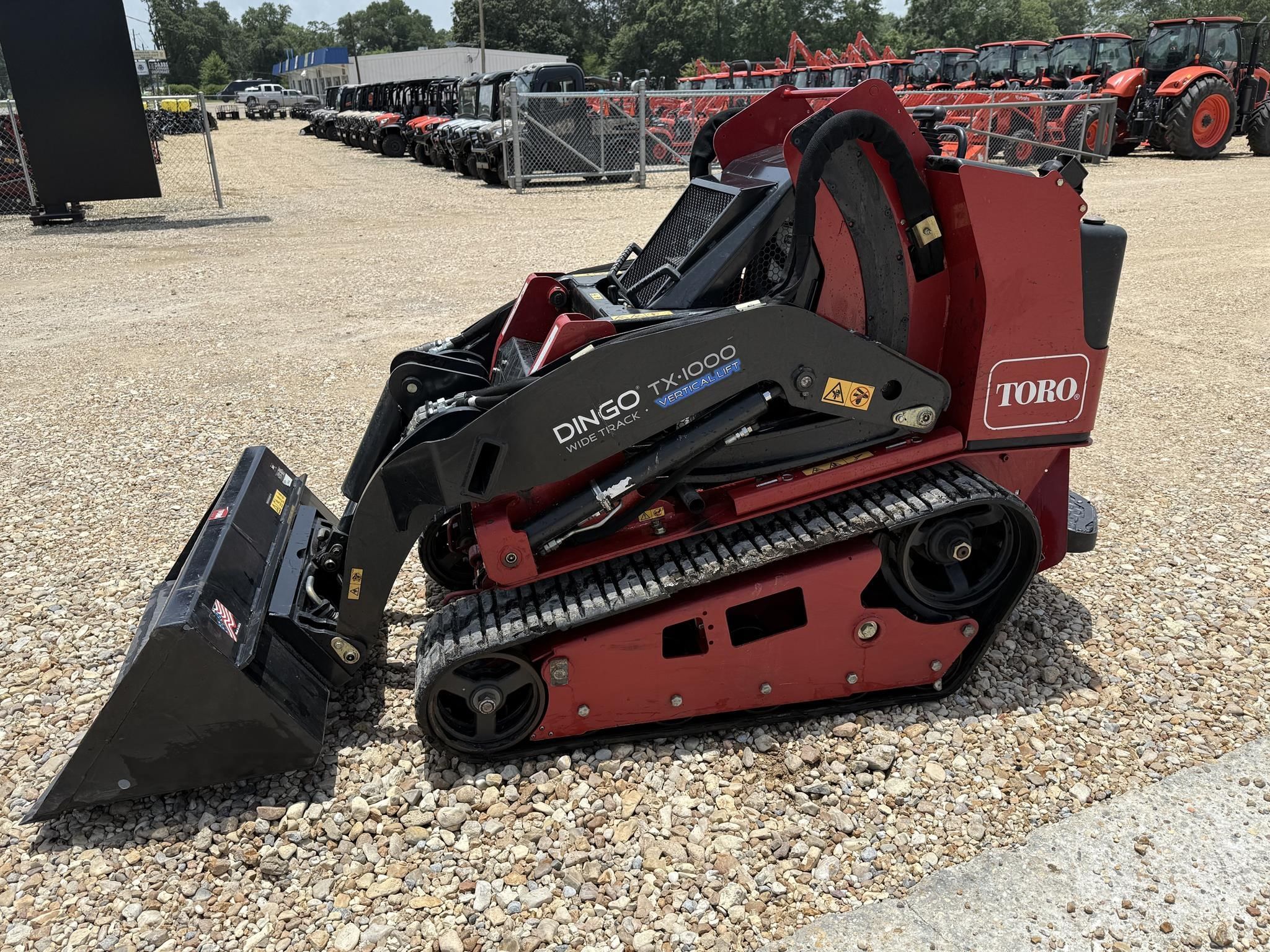 Toro  Dingo TX-1000 Equipment Image0