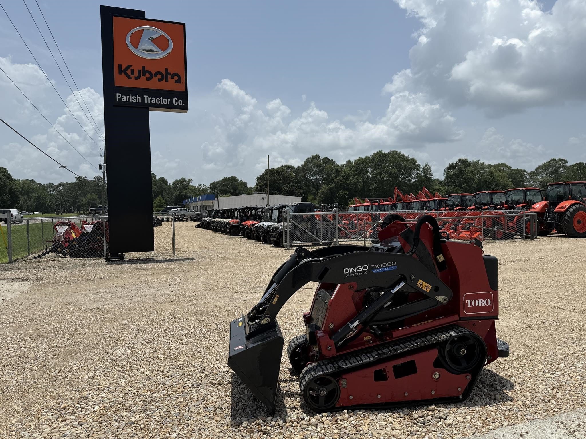 Toro  Dingo TX-1000 Equipment Image0