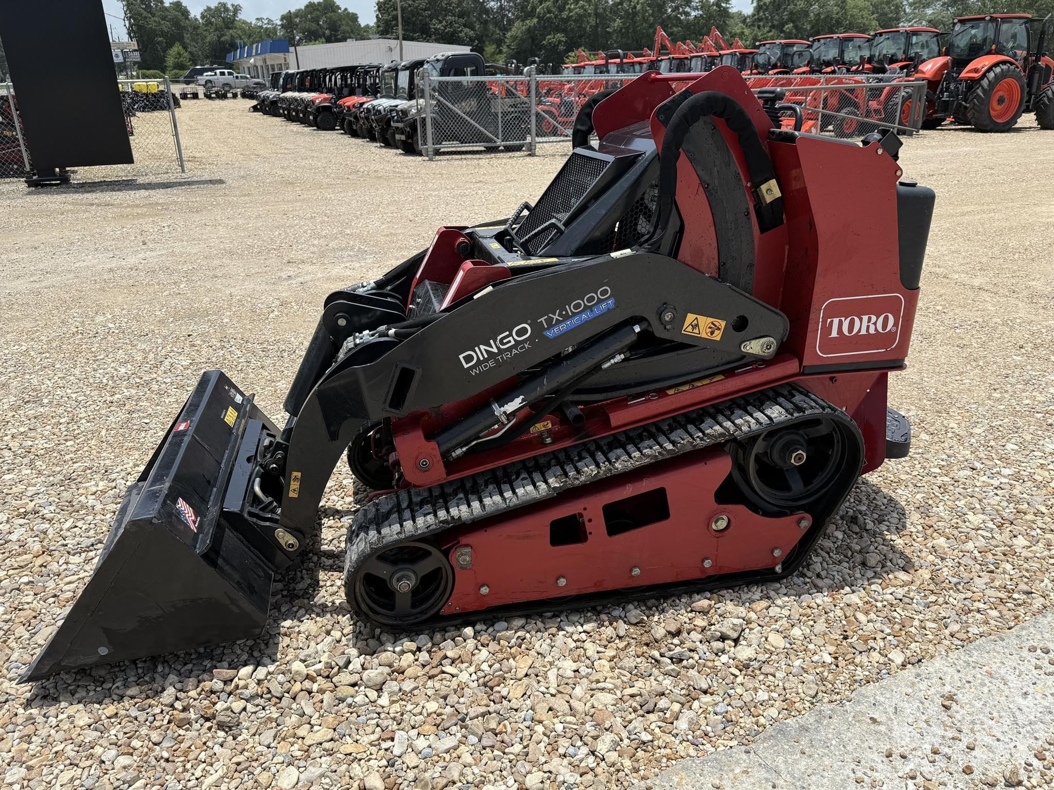 Toro  Dingo TX-1000 Equipment Image0