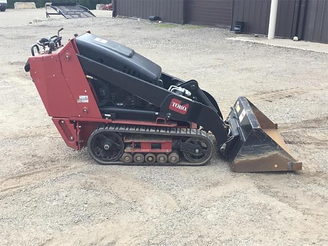 Image of Toro Dingo TX427 equipment image 1