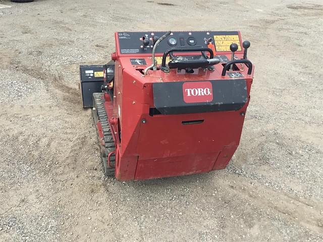 Image of Toro Dingo TX427 equipment image 2