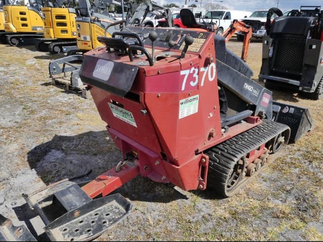 Image of Toro Dingo TX525 equipment image 3