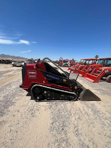 Toro Dingo TXL2000 Equipment Image0
