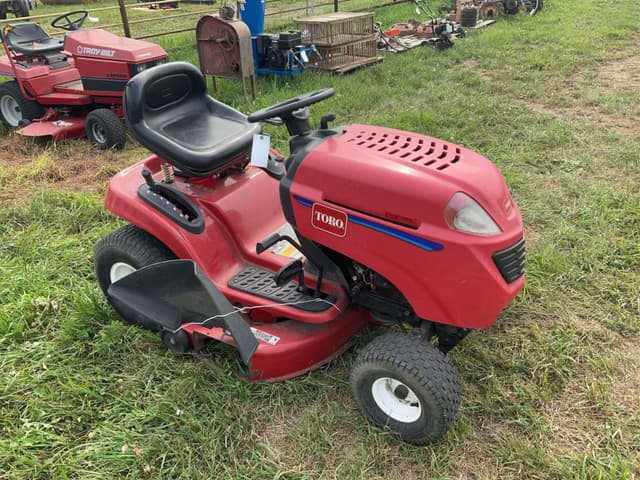 Image of Toro LX426 equipment image 2