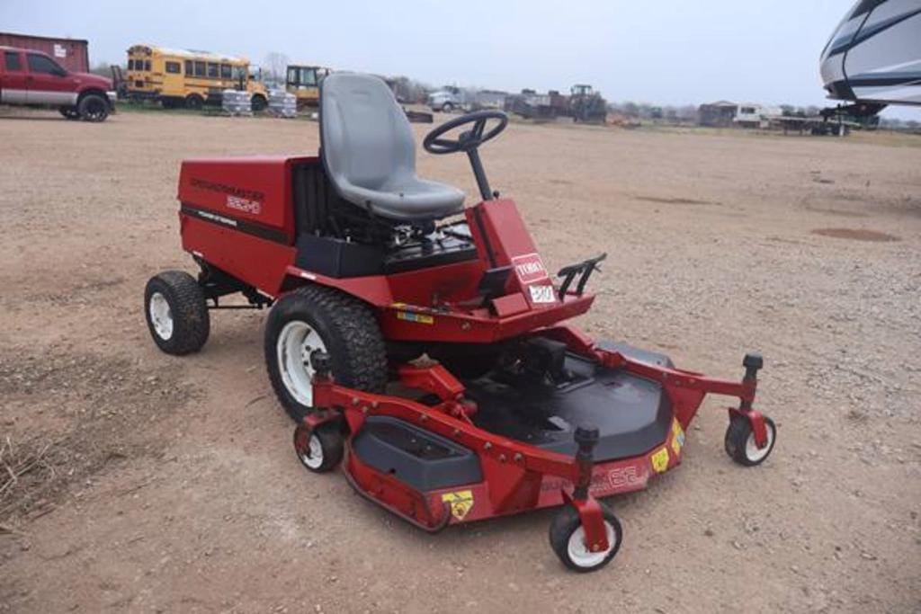 Toro Groundsmaster 223-D Equipment Image0