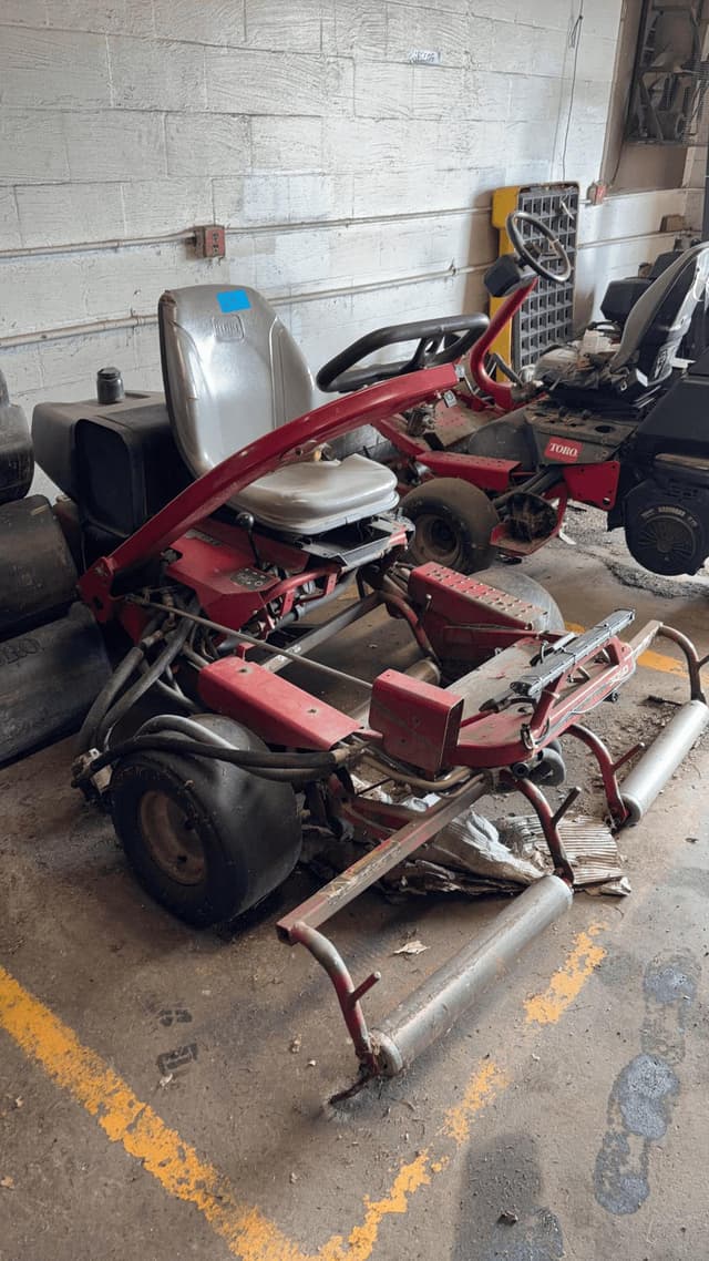 Image of Toro GREENSMASTER  3050 equipment image 2