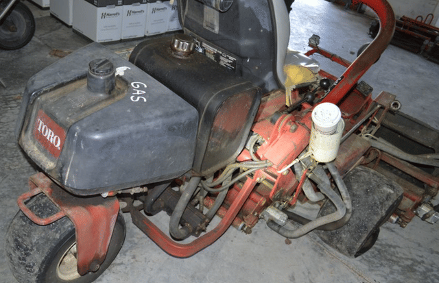 Image of Toro Greensmaster 3100 equipment image 4