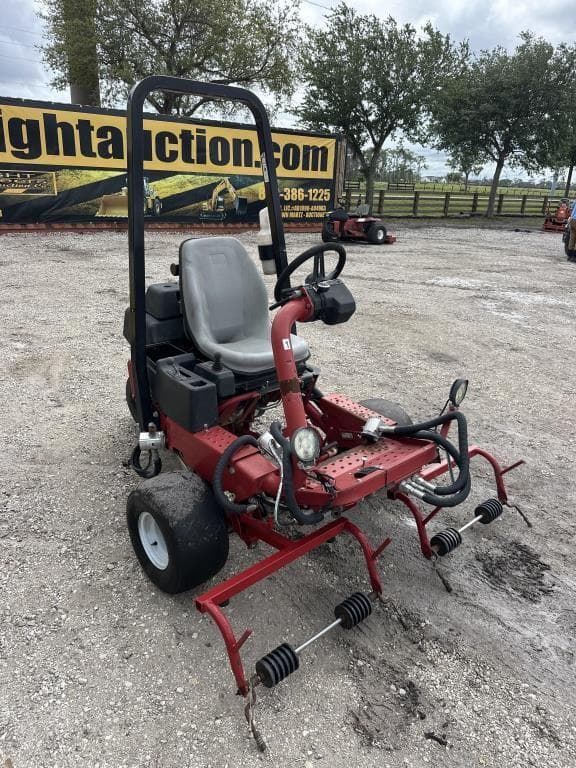 Image of Toro Greensmaster 3150 equipment image 4