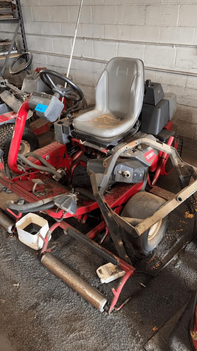 Image of Toro Greensmaster 3150 equipment image 2