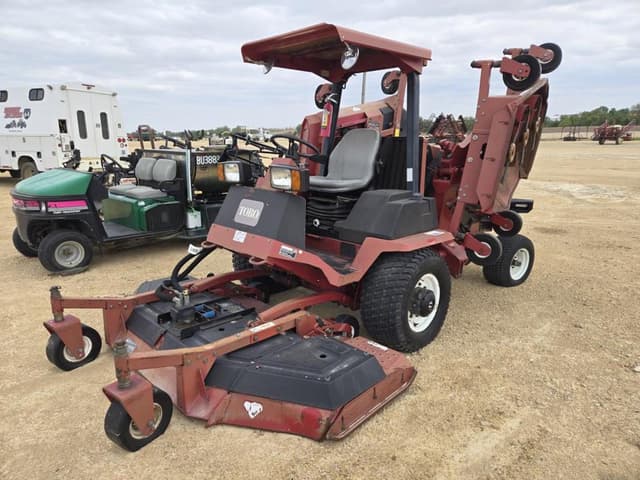 Image of Toro Groundsmaster 580D equipment image 2