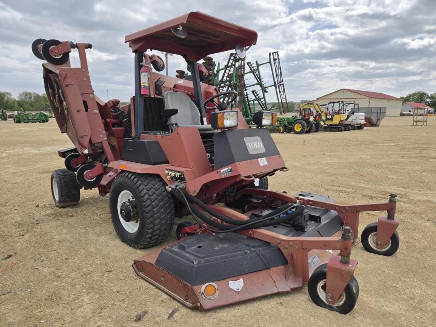 Toro Groundsmaster 580D Equipment Image0
