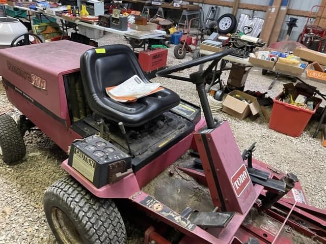 Image of Toro Groundsmaster 220-D equipment image 2
