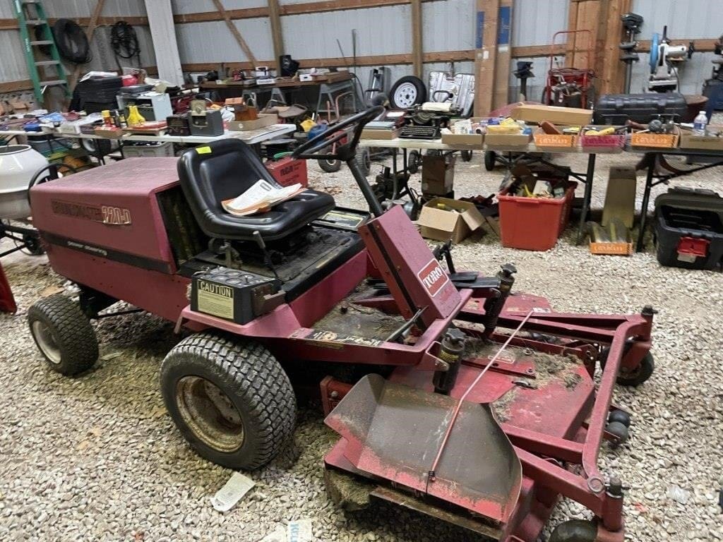 Toro Groundsmaster 220-D Equipment Image0