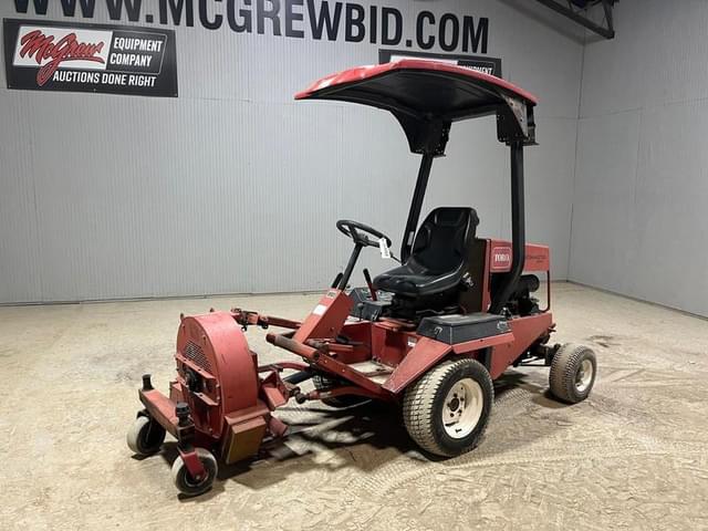 Image of Toro Groundsmaster 328-D equipment image 1