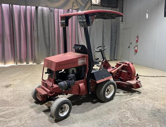 Image of Toro Groundsmaster 328-D equipment image 4