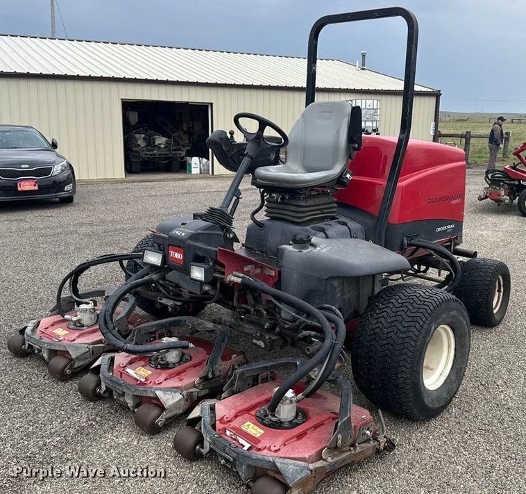 Toro Groundsmaster 4300 Equipment Image0