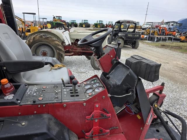 Image of Toro Groundsmaster 580D equipment image 3