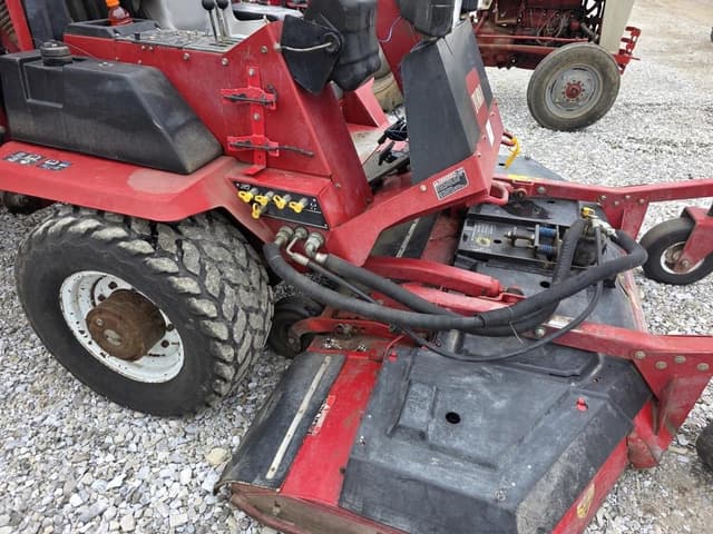 Image of Toro Groundsmaster 580D equipment image 2