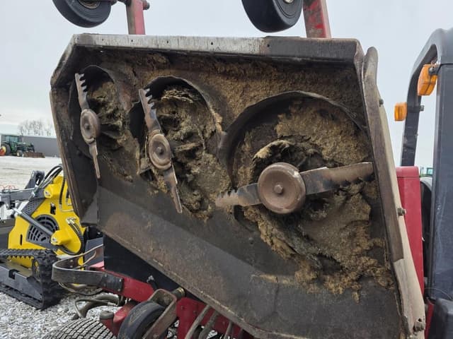 Image of Toro Groundsmaster 580D equipment image 4