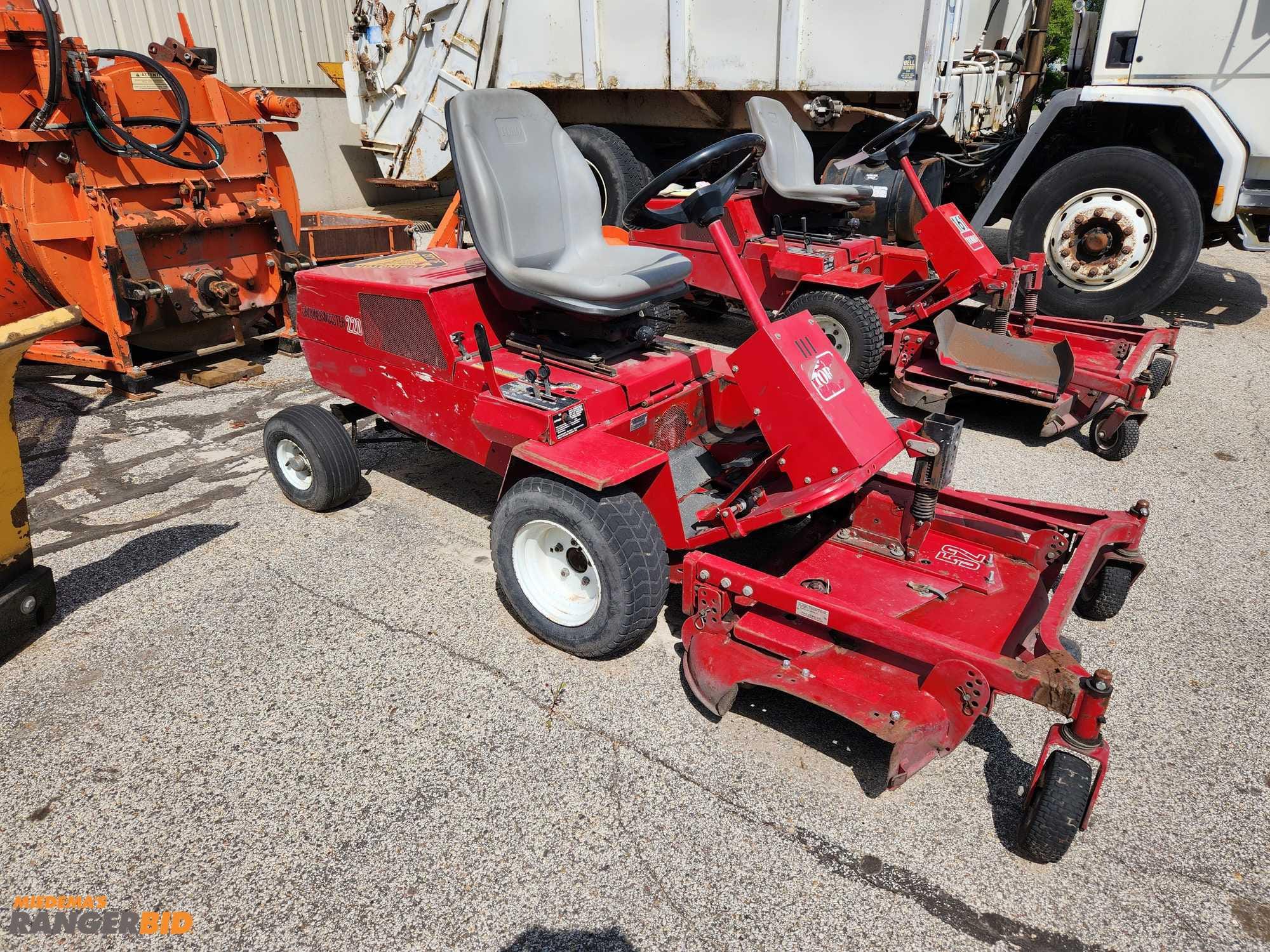 Main image Toro Groundsmaster 220-D