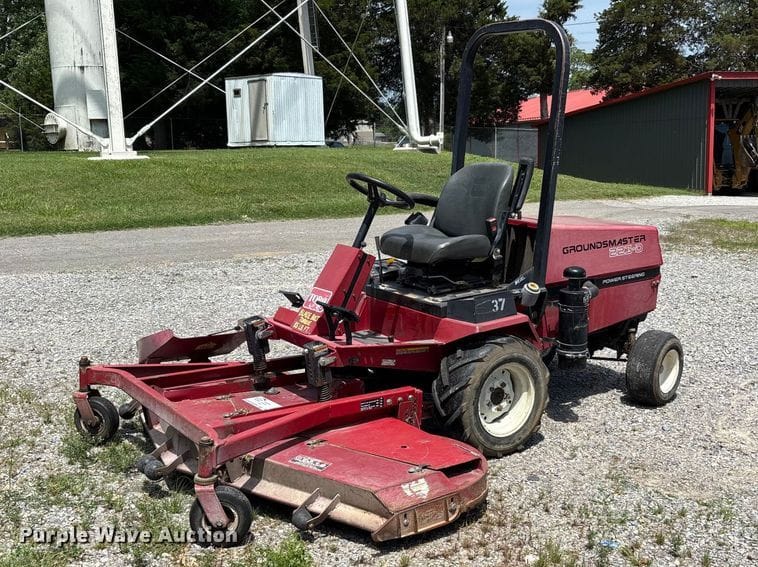 Toro Groundsmaster 223-D Equipment Image0