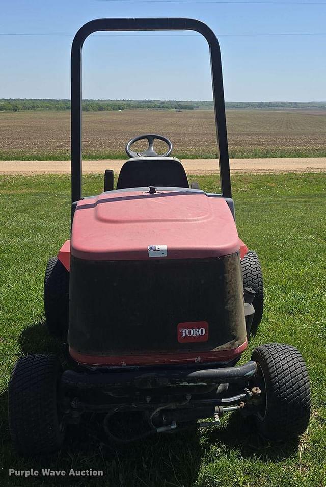 Image of Toro Groundsmaster 3000-D equipment image 4