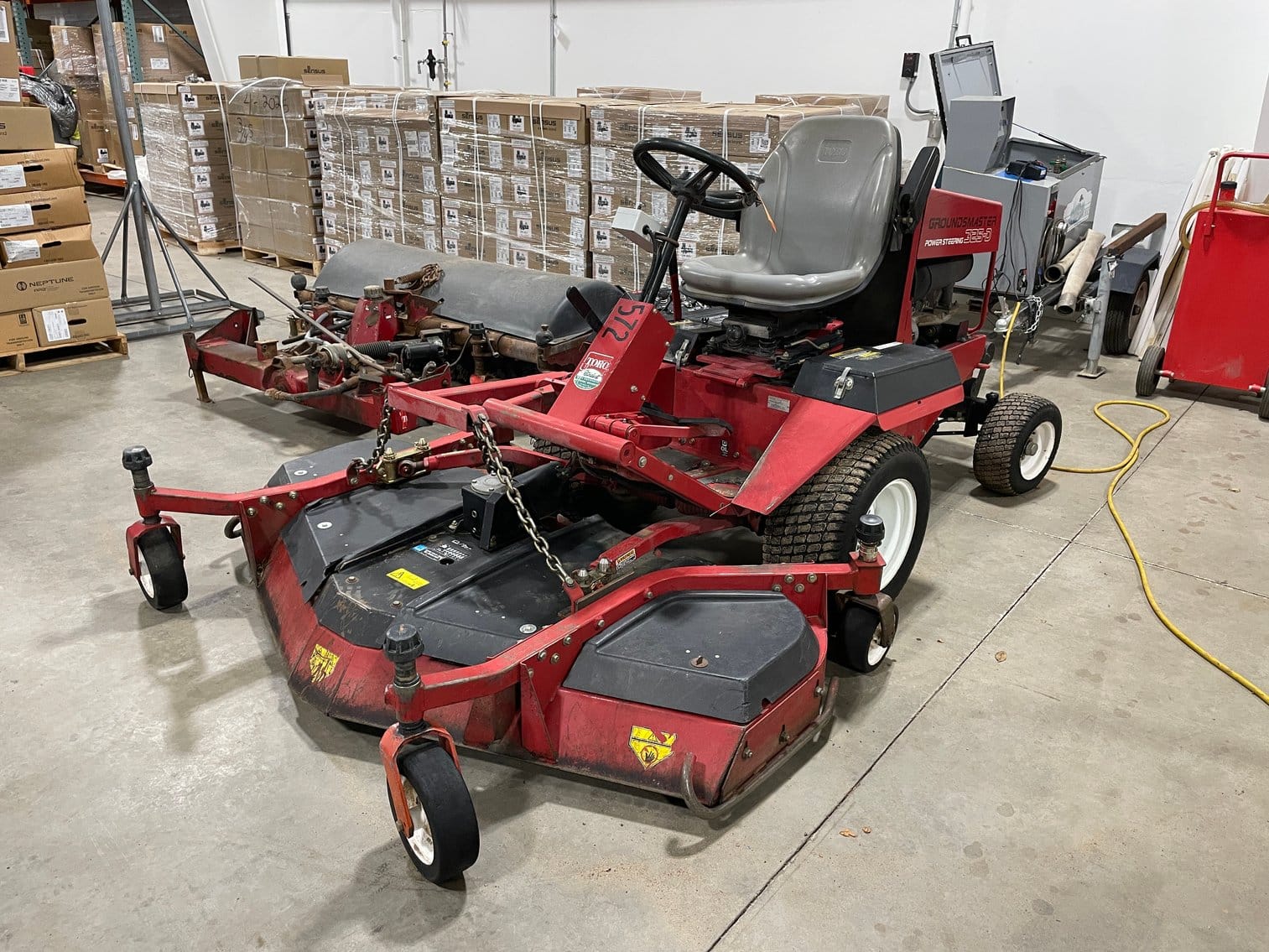 Toro Groundsmaster 325-D Equipment Image0