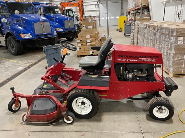 Image of Toro Groundsmaster 325-D equipment image 1