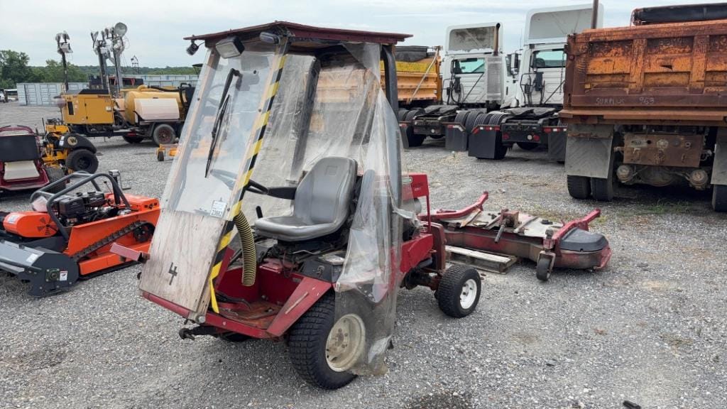 Toro Groundsmaster 325-D Equipment Image0