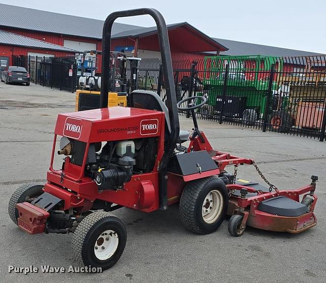 Image of Toro Groundsmaster 328-D equipment image 4