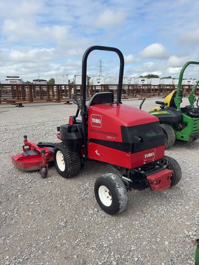 Image of Toro Groundsmaster 3280-D equipment image 4