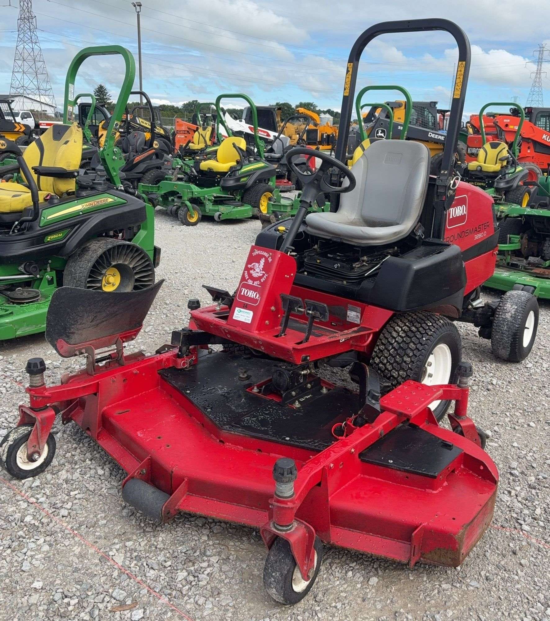 Toro Groundsmaster 3280-D Equipment Image0