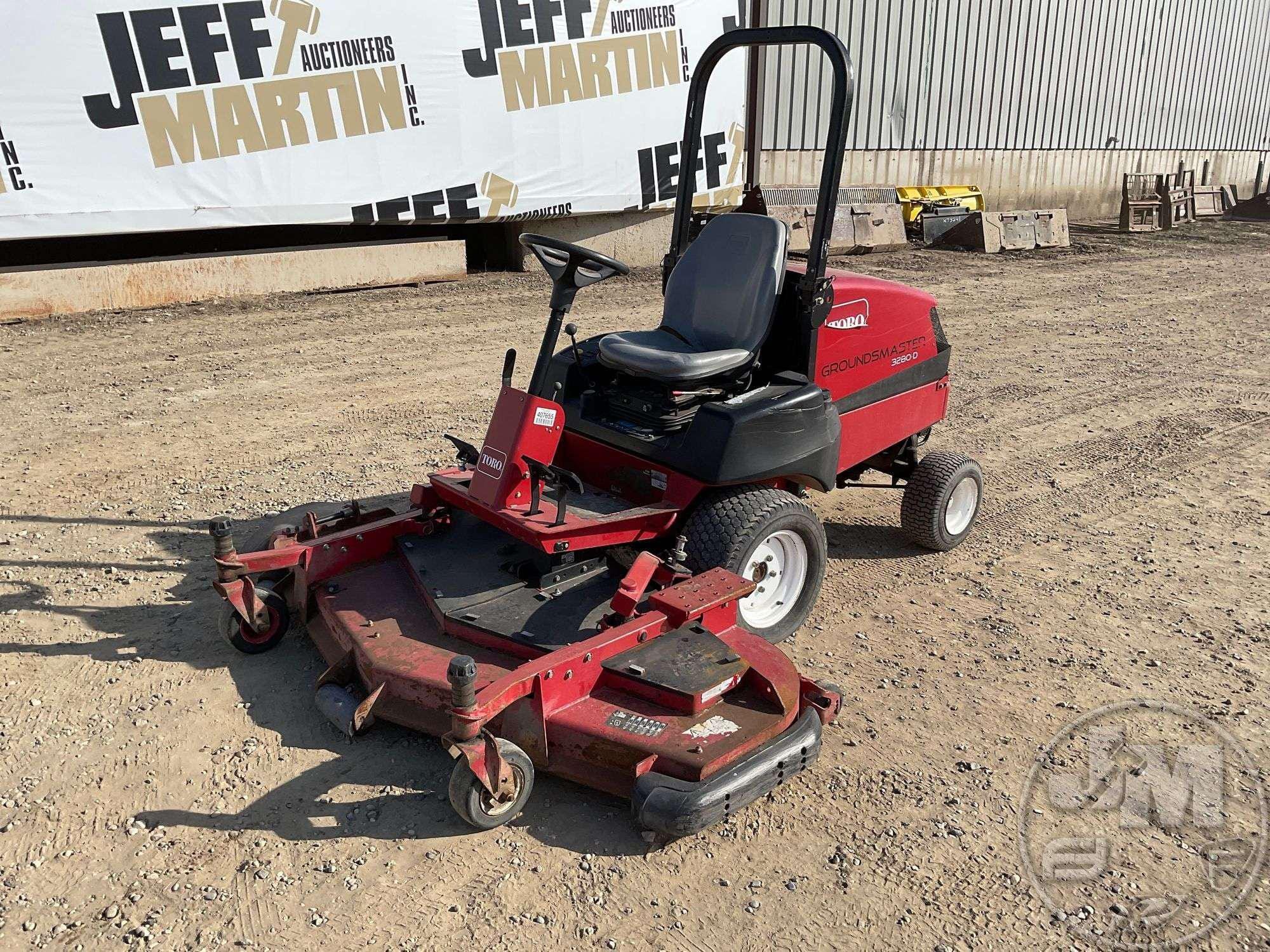 Main image Toro Groundsmaster 3280-D