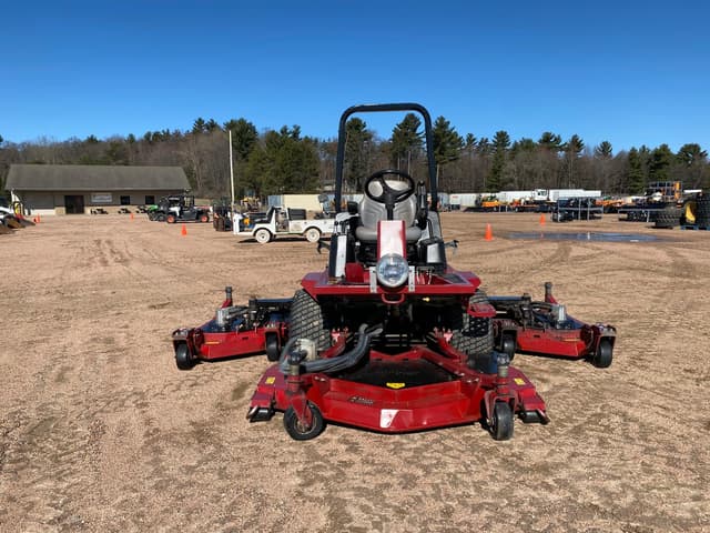 Image of Toro Groundsmaster 4000D equipment image 4