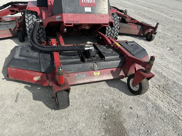 Image of Toro Groundsmaster 580D equipment image 4
