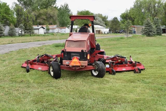 Image of Toro Groundsmaster 580D equipment image 3