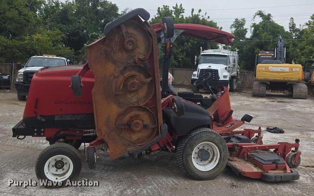 Image of Toro Groundsmaster 5900 equipment image 3
