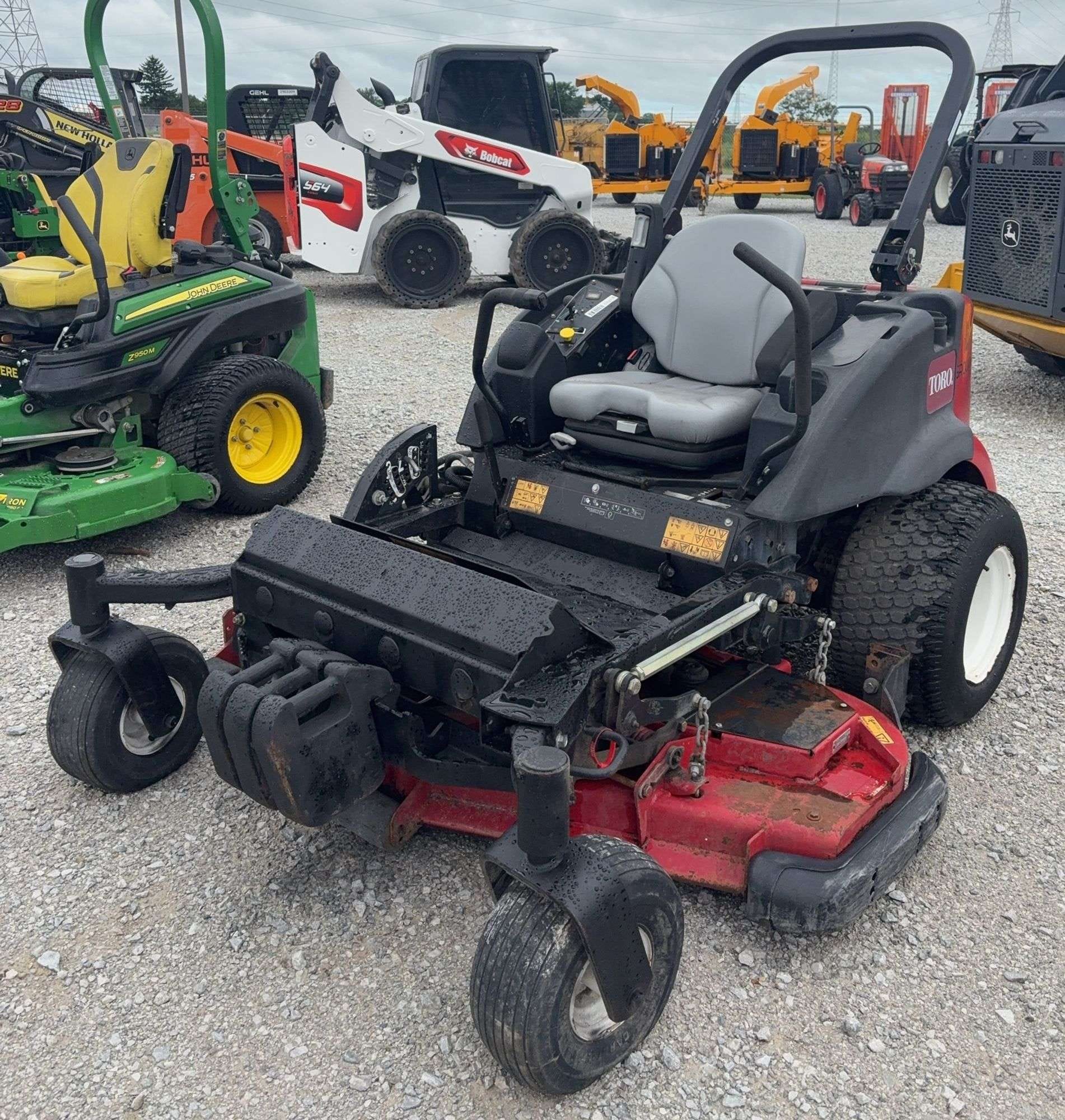 Toro Groundsmaster 7210 Equipment Image0