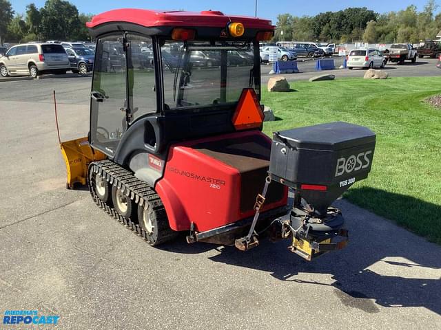 Image of Toro Groundsmaster 7210 equipment image 2