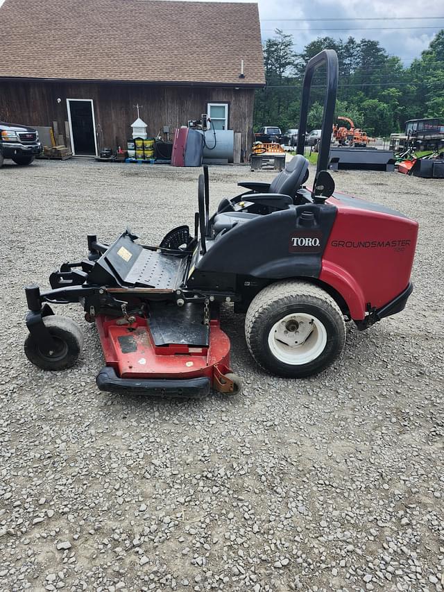 Image of Toro Groundsmaster 7210 equipment image 4
