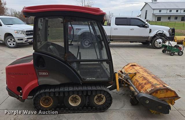 Image of Toro Groundsmaster 7210 equipment image 3