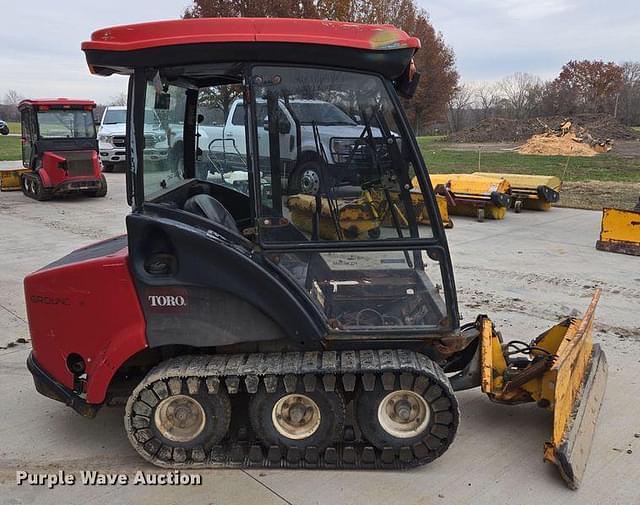 Image of Toro Groundsmaster 7210 equipment image 3