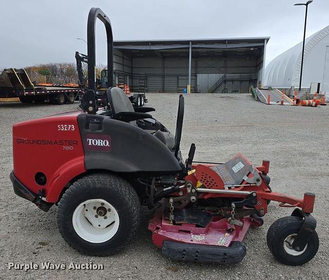 Image of Toro Groundsmaster 7210 equipment image 3