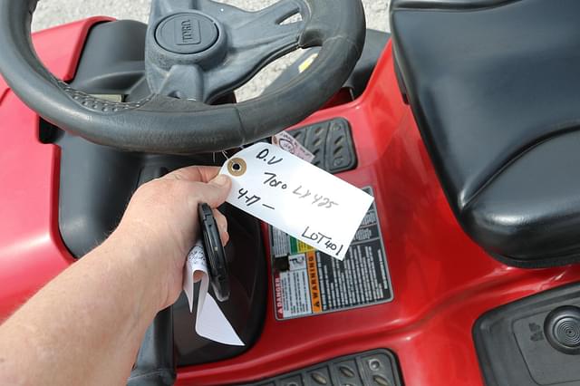 Image of Toro LX425 equipment image 2