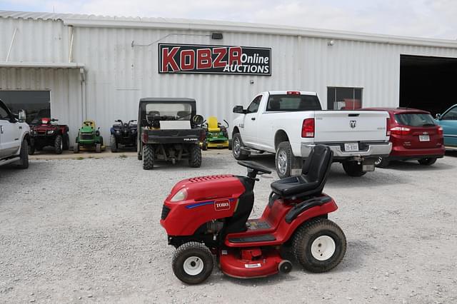 Image of Toro LX425 equipment image 1