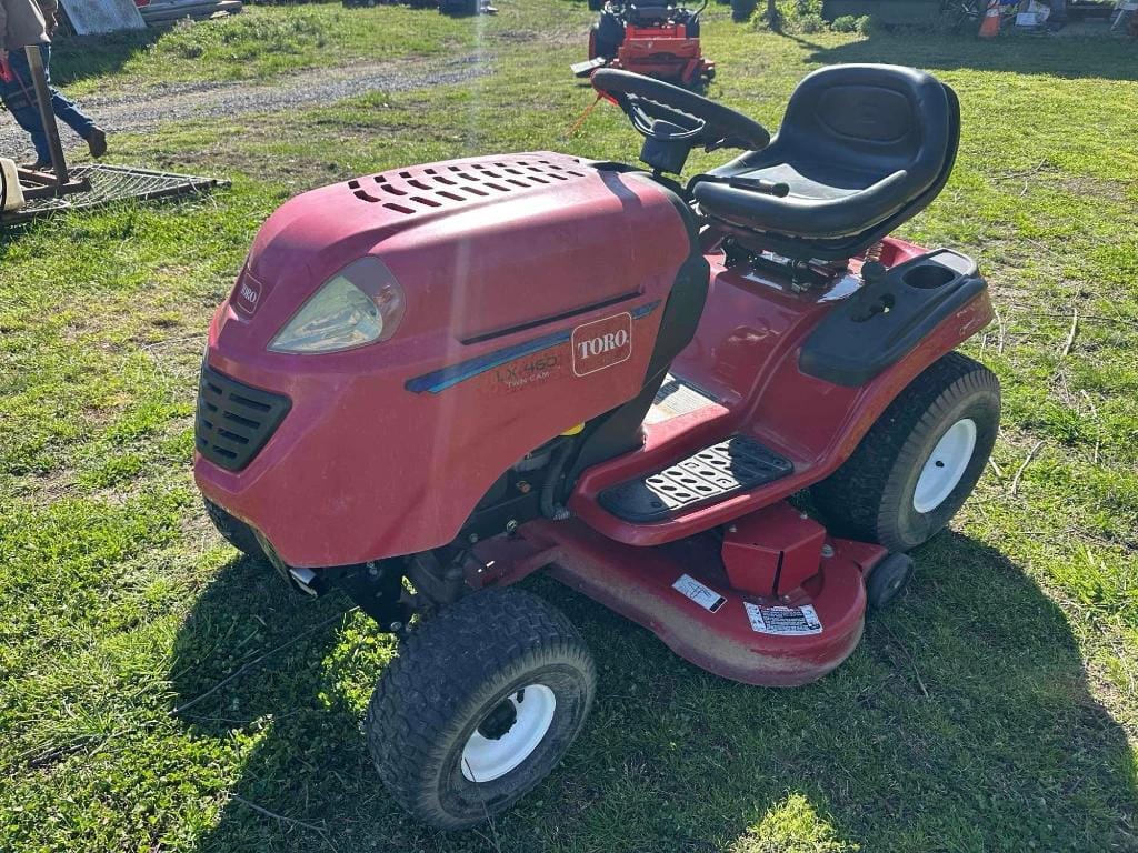 Toro LX460 Equipment Image0