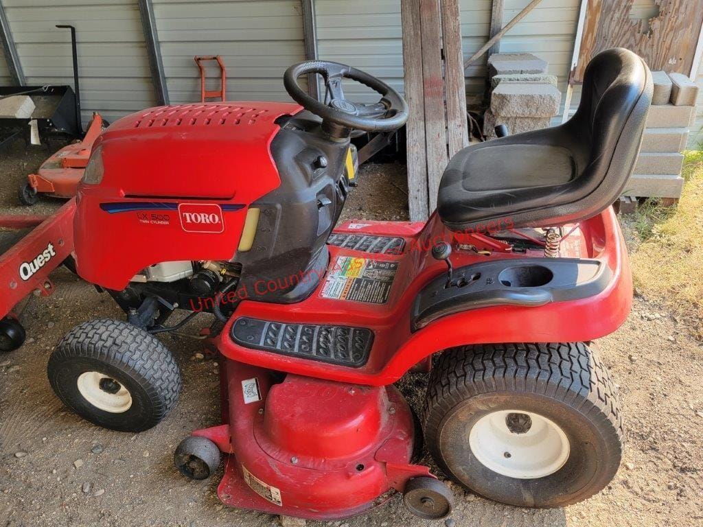 Main image Toro LX500