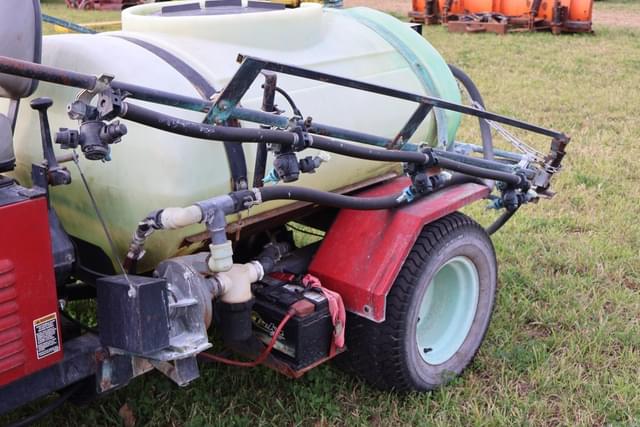 Image of Toro Multi Pro 1100 equipment image 3