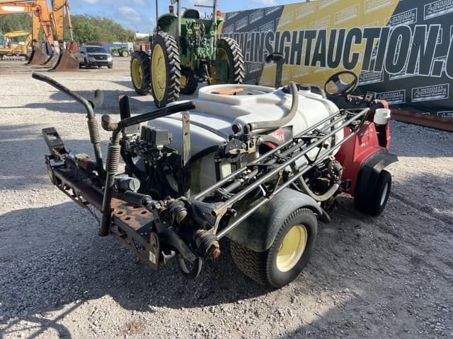 Image of Toro Multi Pro 1250 equipment image 2