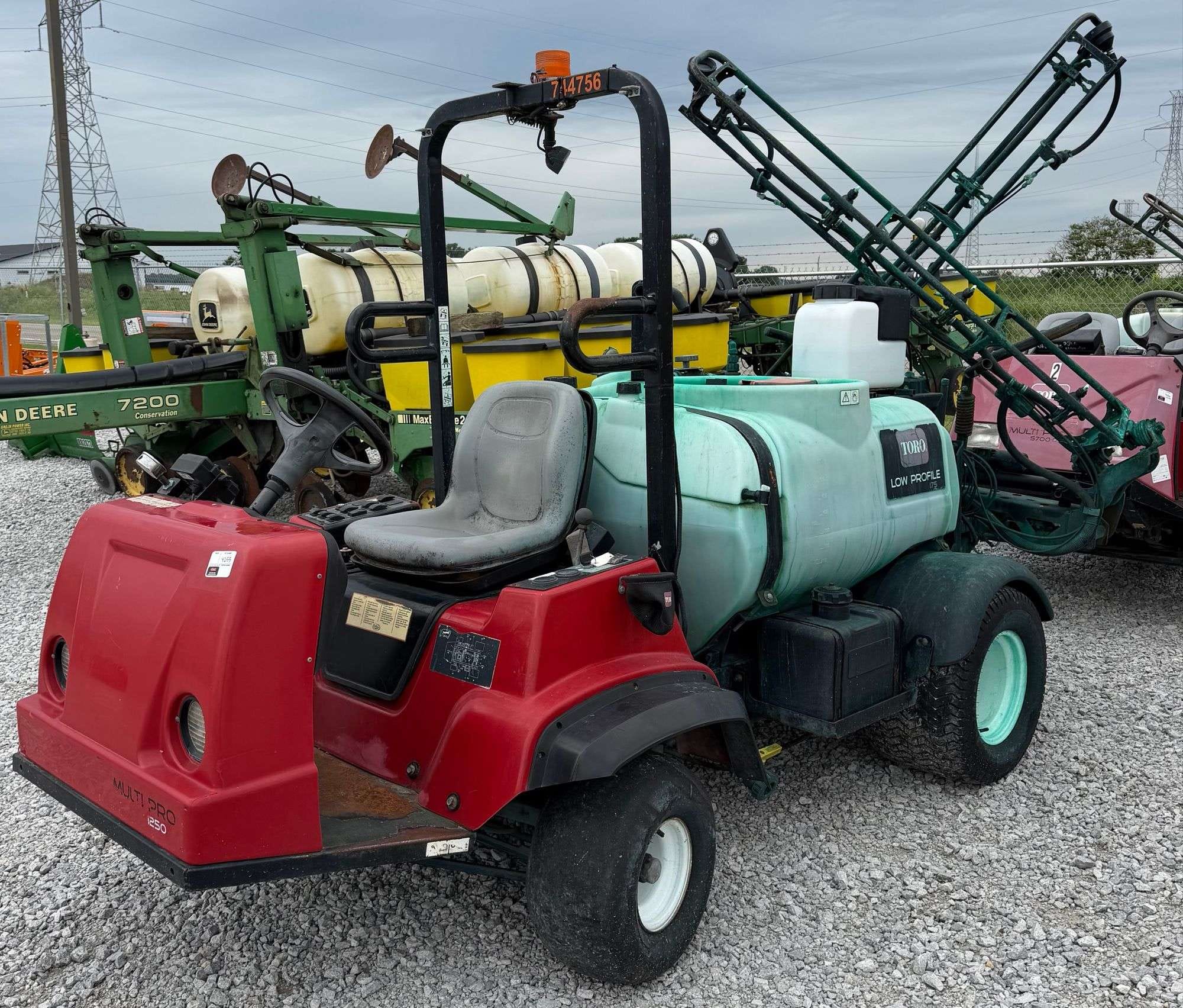 Toro Multi Pro 1250 Equipment Image0